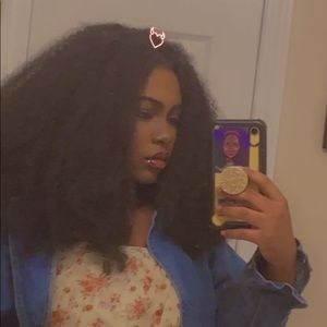 Meet your Posher, Mia